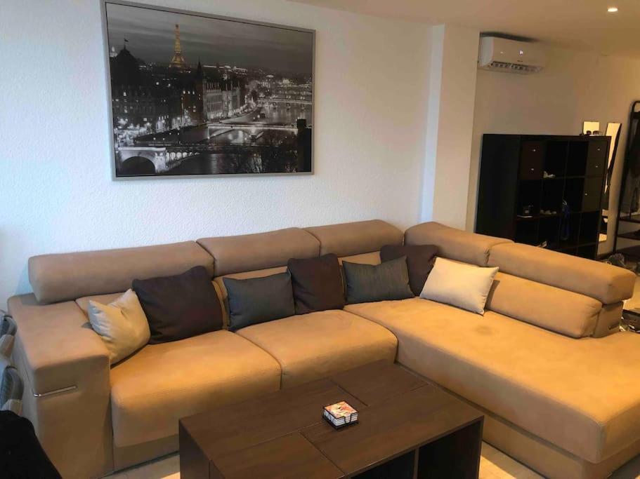 70 Sqm Apartment With Seaview In Arenales Del Sol. Ngoại thất bức ảnh
